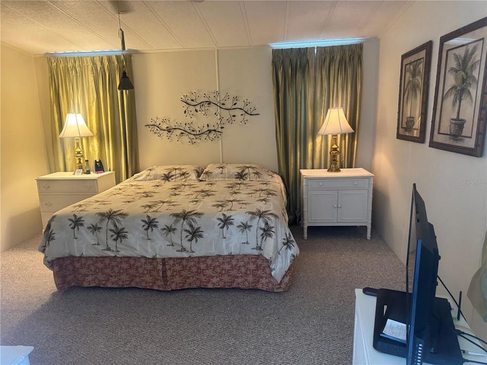 For Sale: $158,888 (2 beds, 2 baths, 1446 Square Feet)