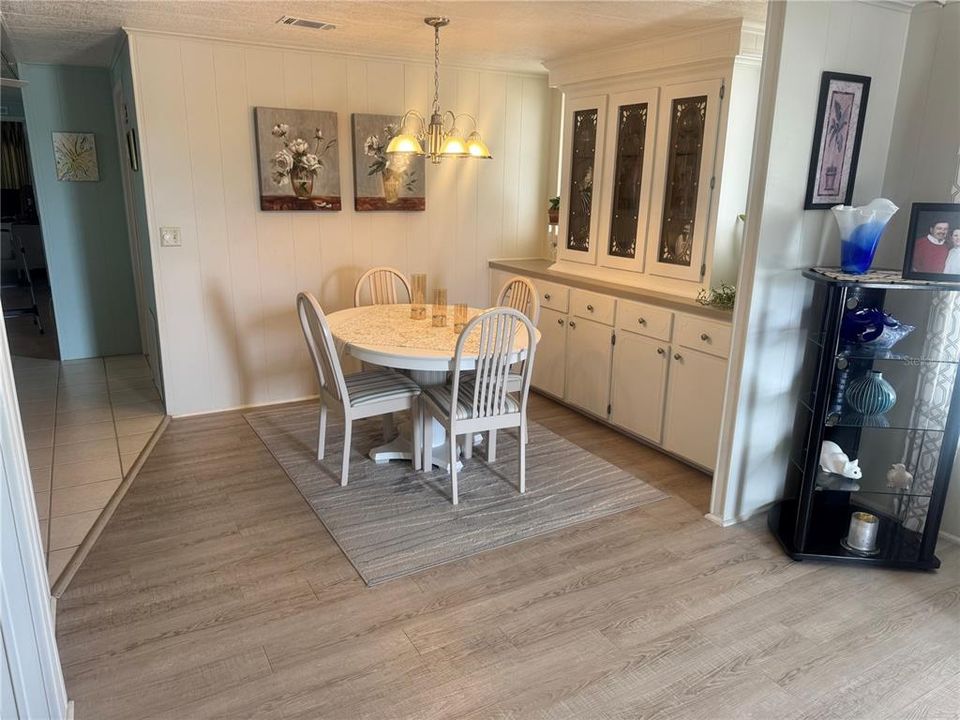 For Sale: $158,888 (2 beds, 2 baths, 1446 Square Feet)