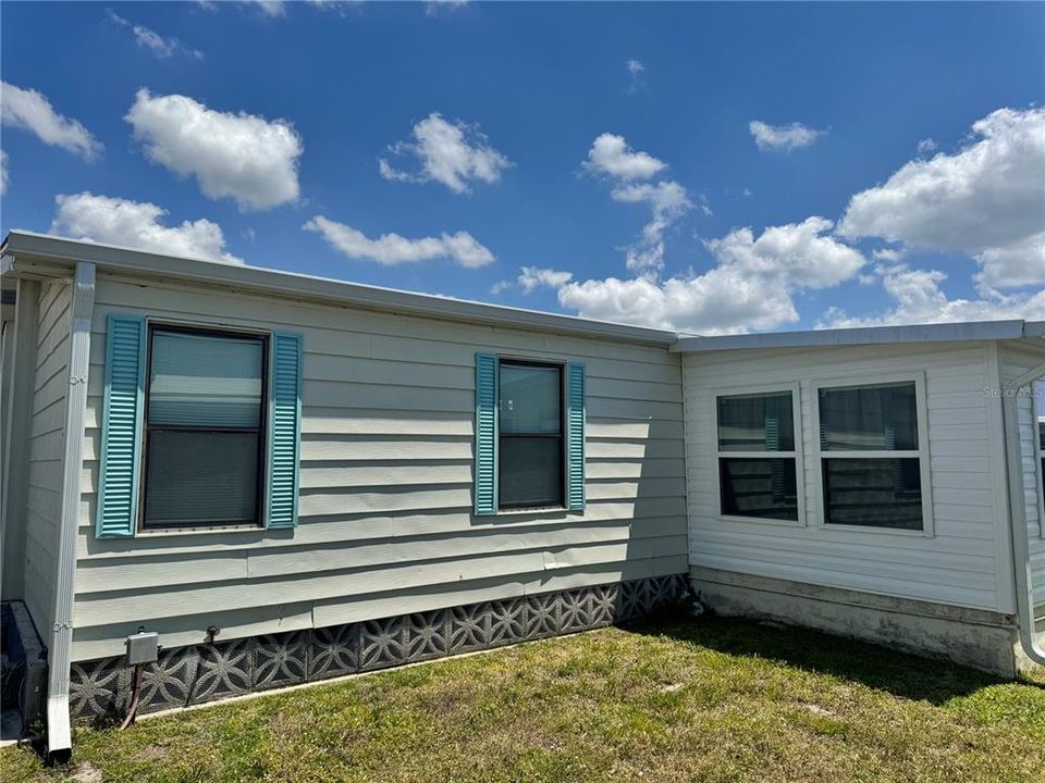 For Sale: $158,888 (2 beds, 2 baths, 1446 Square Feet)