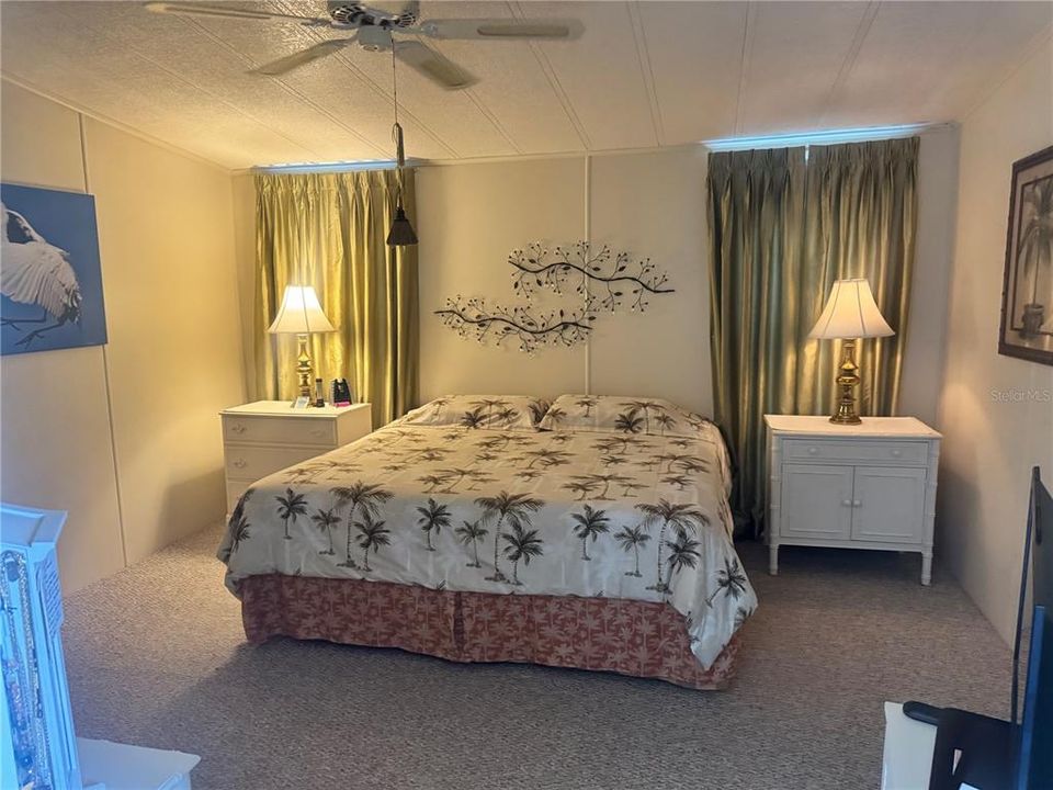 For Sale: $158,888 (2 beds, 2 baths, 1446 Square Feet)