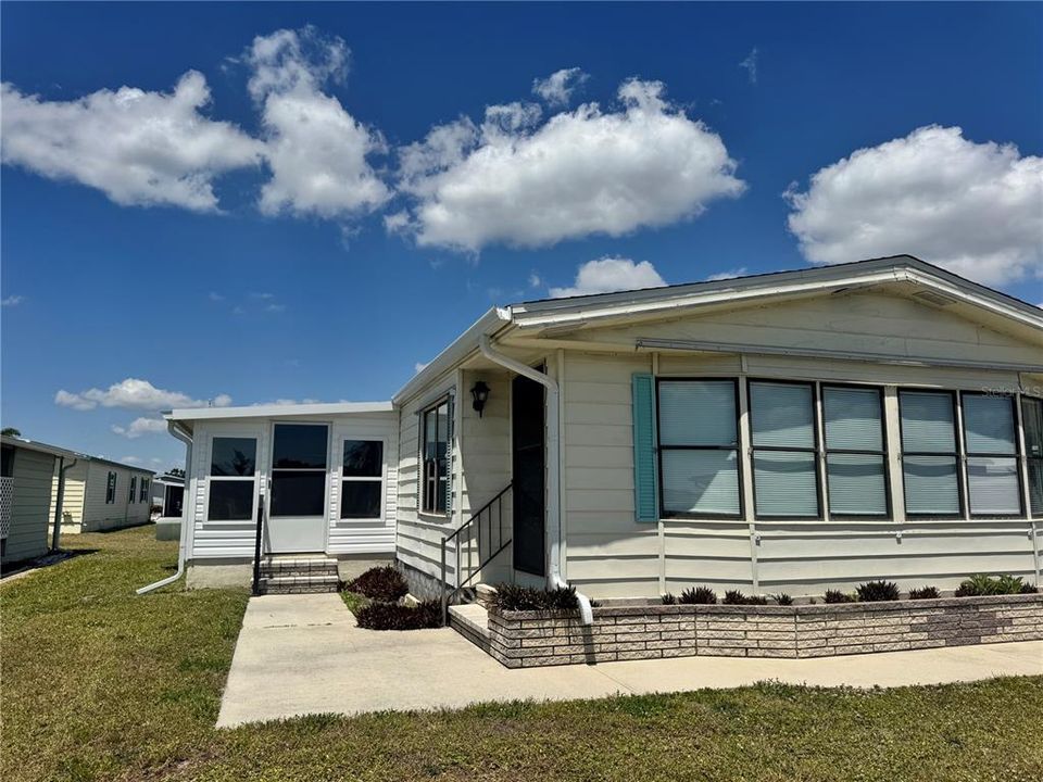 For Sale: $158,888 (2 beds, 2 baths, 1446 Square Feet)