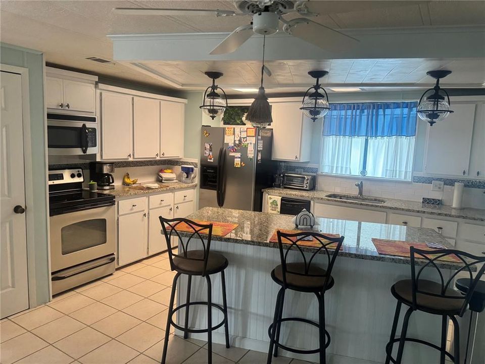 For Sale: $158,888 (2 beds, 2 baths, 1446 Square Feet)