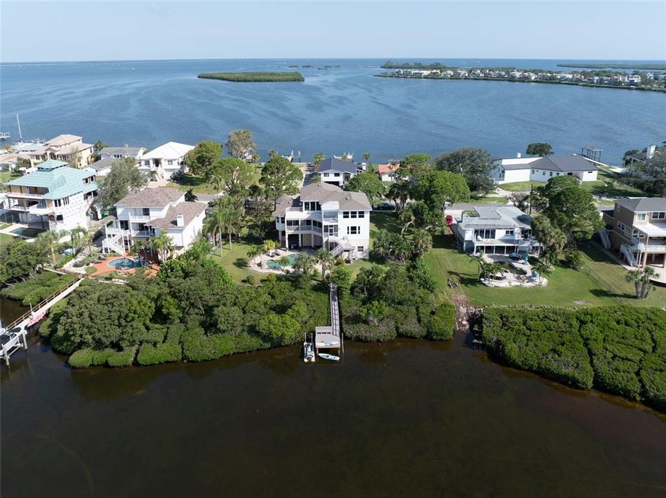 出租: $8,750 (5 贝兹, 3 浴室, 4092 平方英尺)