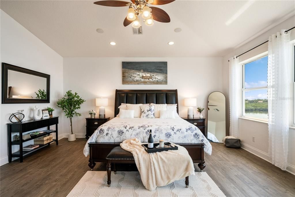 出租: $8,750 (5 贝兹, 3 浴室, 4092 平方英尺)