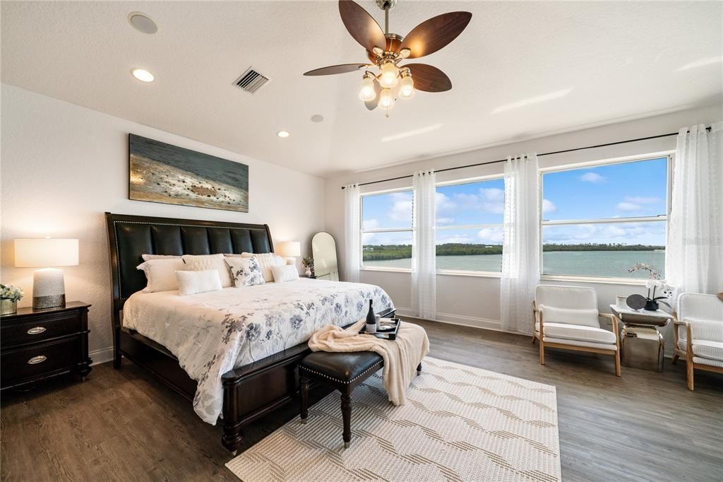 出租: $8,750 (5 贝兹, 3 浴室, 4092 平方英尺)