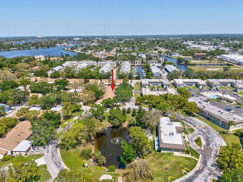 For Sale: $189,900 (2 beds, 2 baths, 895 Square Feet)