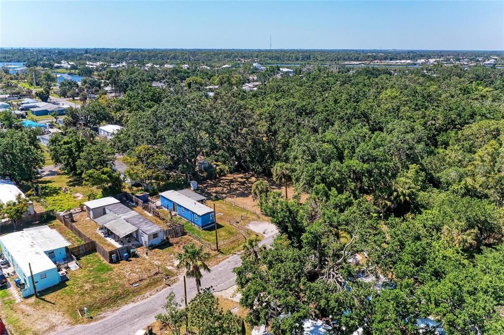 На продажу: $84,000 (0.14 acres)