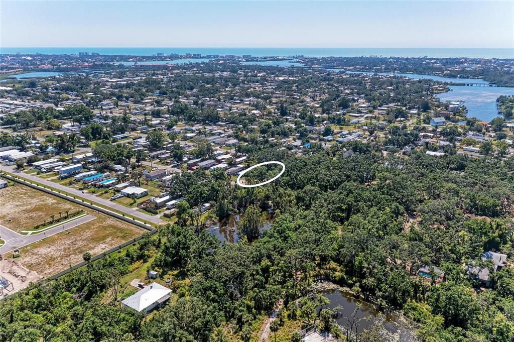 На продажу: $84,000 (0.14 acres)