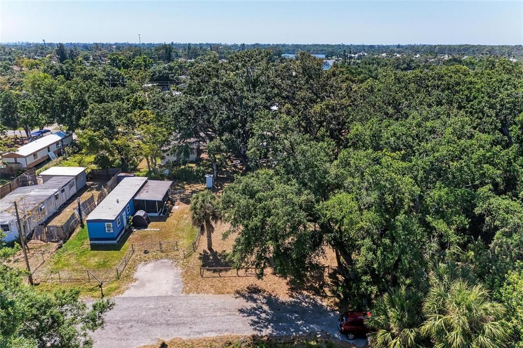 На продажу: $84,000 (0.14 acres)