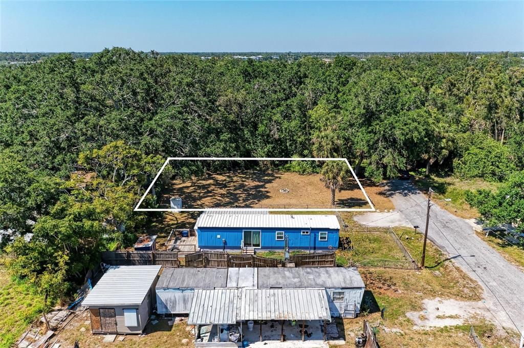 На продажу: $84,000 (0.14 acres)