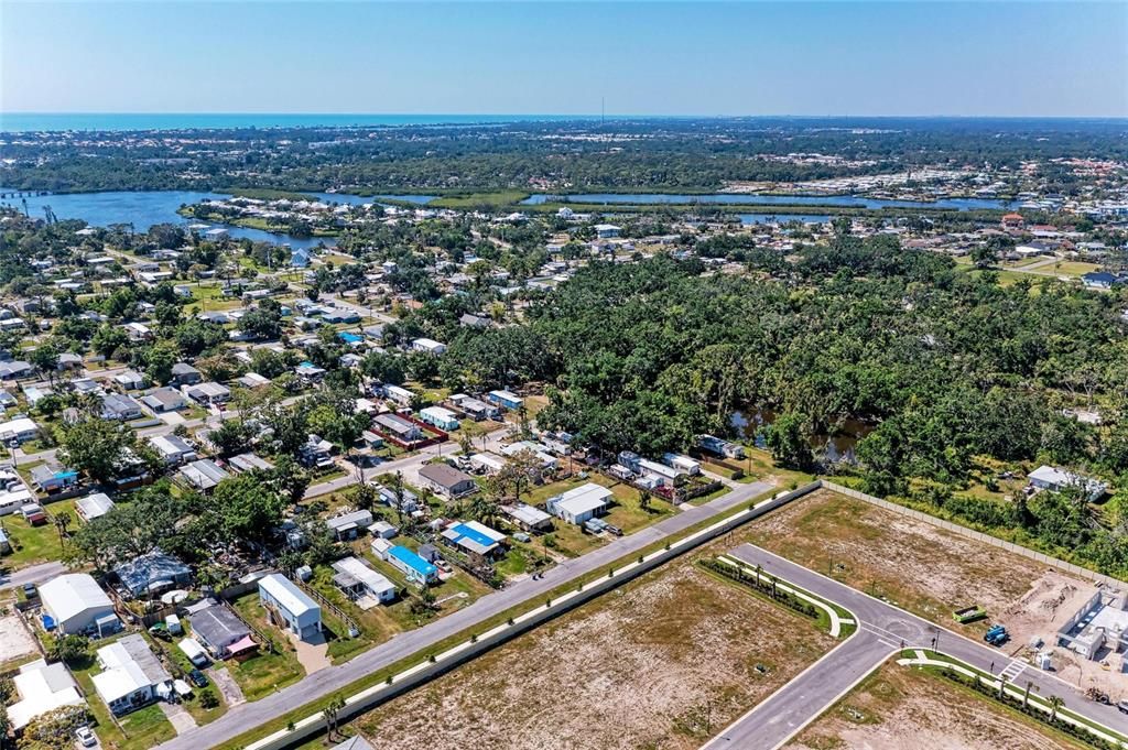 На продажу: $84,000 (0.14 acres)