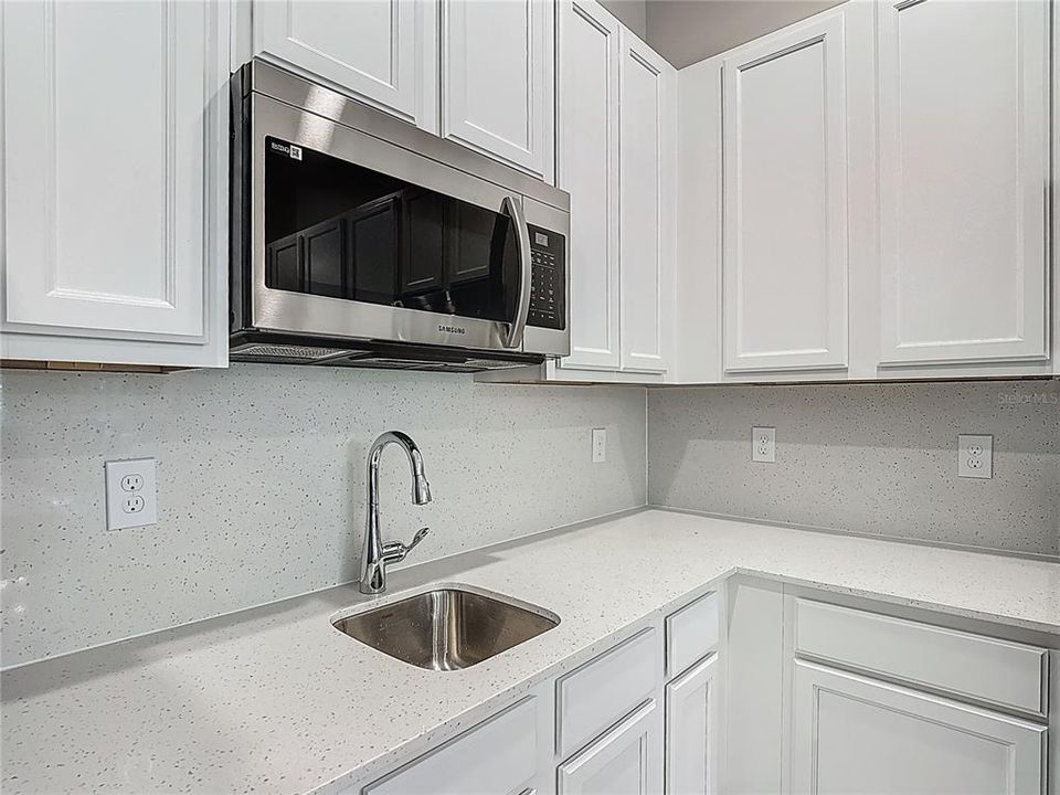 待售: $1,425,000 (12 贝兹, 11 浴室, 5031 平方英尺)