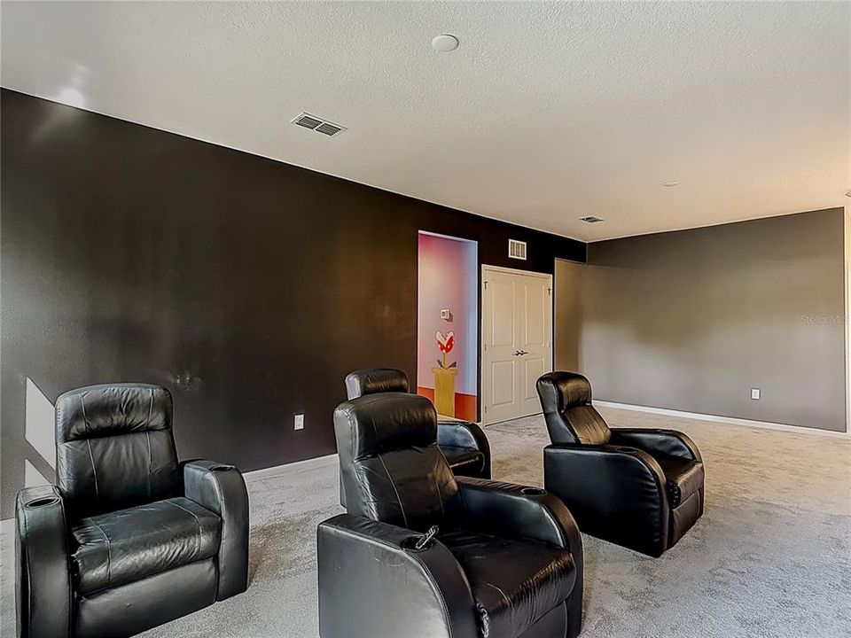 待售: $1,425,000 (12 贝兹, 11 浴室, 5031 平方英尺)