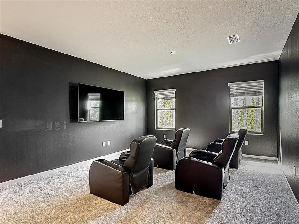 待售: $1,425,000 (12 贝兹, 11 浴室, 5031 平方英尺)