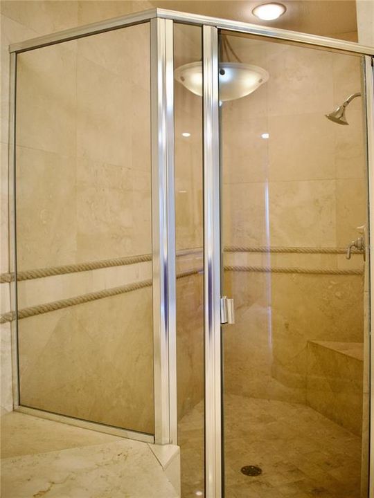 En Venta: $730,000 (3 camas, 2 baños, 2549 Pies cuadrados)