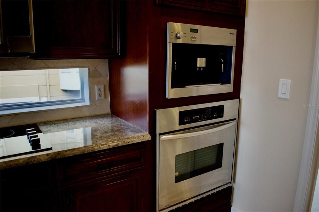 En Venta: $730,000 (3 camas, 2 baños, 2549 Pies cuadrados)