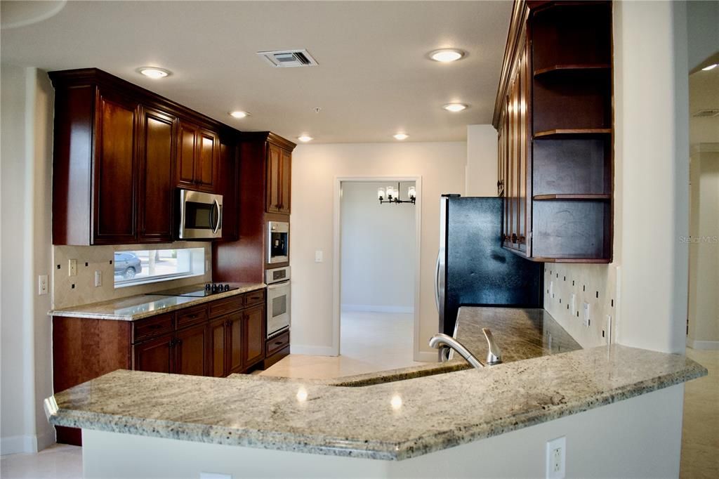 En Venta: $730,000 (3 camas, 2 baños, 2549 Pies cuadrados)