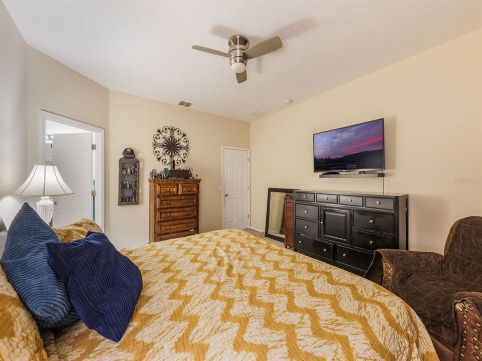 Active With Contract: $489,900 (5 beds, 2 baths, 2845 Square Feet)