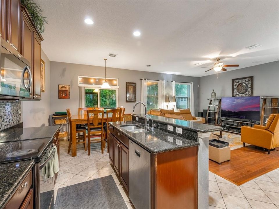 Active With Contract: $489,900 (5 beds, 2 baths, 2845 Square Feet)