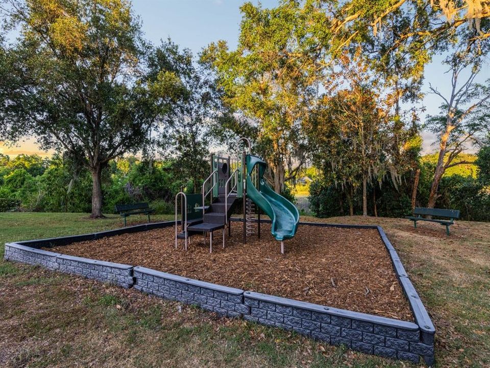 Active With Contract: $489,900 (5 beds, 2 baths, 2845 Square Feet)