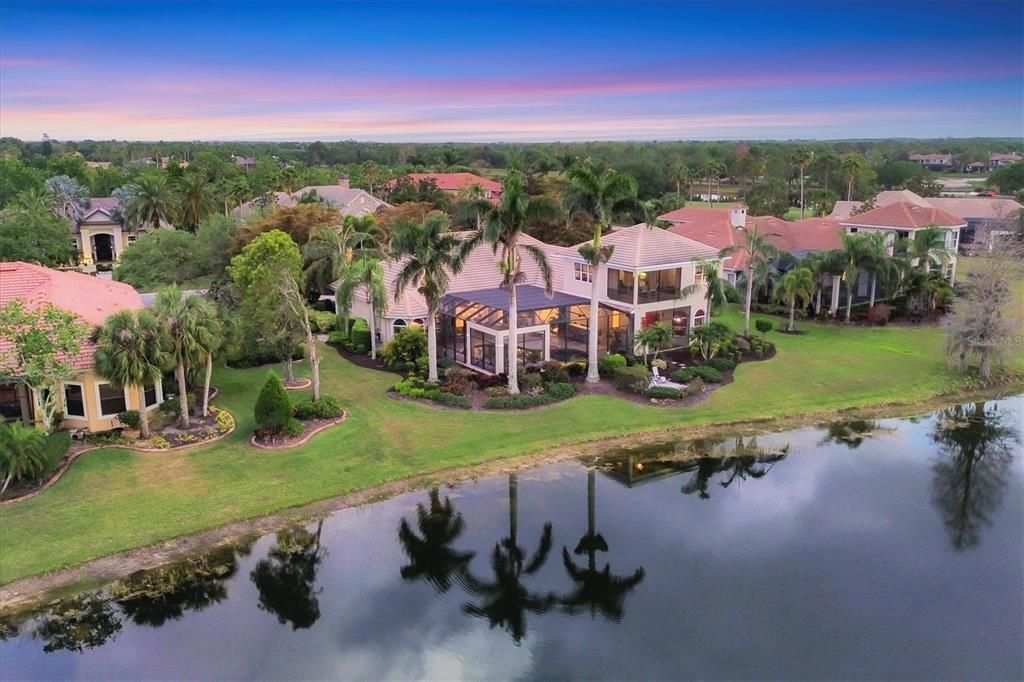 合同活跃: $2,490,000 (4 贝兹, 4 浴室, 4731 平方英尺)