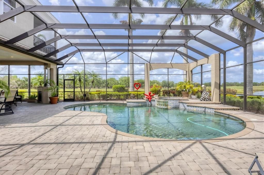 合同活跃: $2,490,000 (4 贝兹, 4 浴室, 4731 平方英尺)