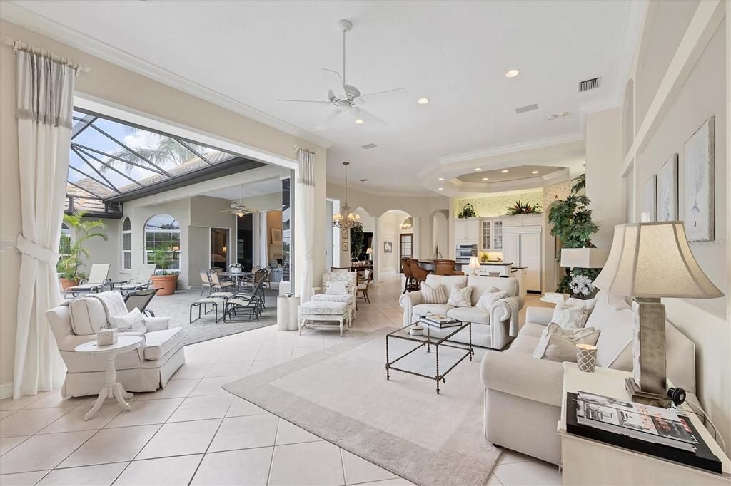 合同活跃: $2,490,000 (4 贝兹, 4 浴室, 4731 平方英尺)