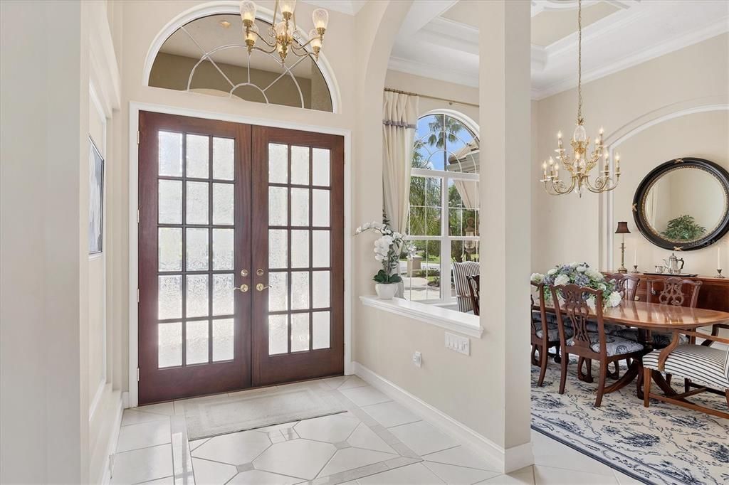 合同活跃: $2,490,000 (4 贝兹, 4 浴室, 4731 平方英尺)