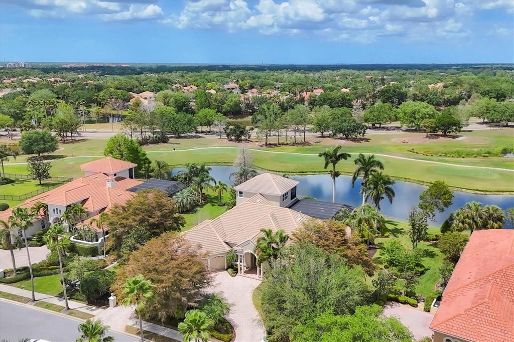 合同活跃: $2,490,000 (4 贝兹, 4 浴室, 4731 平方英尺)