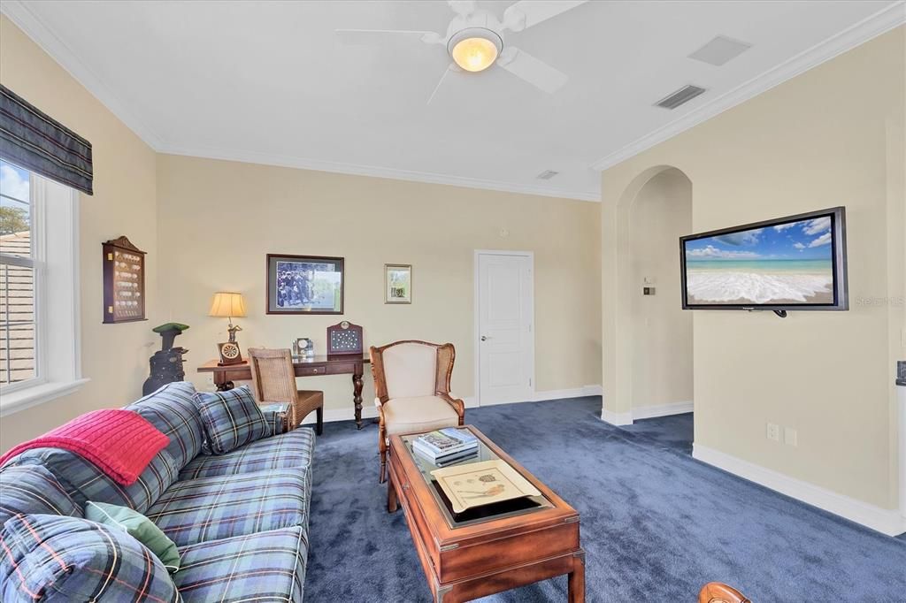 合同活跃: $2,490,000 (4 贝兹, 4 浴室, 4731 平方英尺)