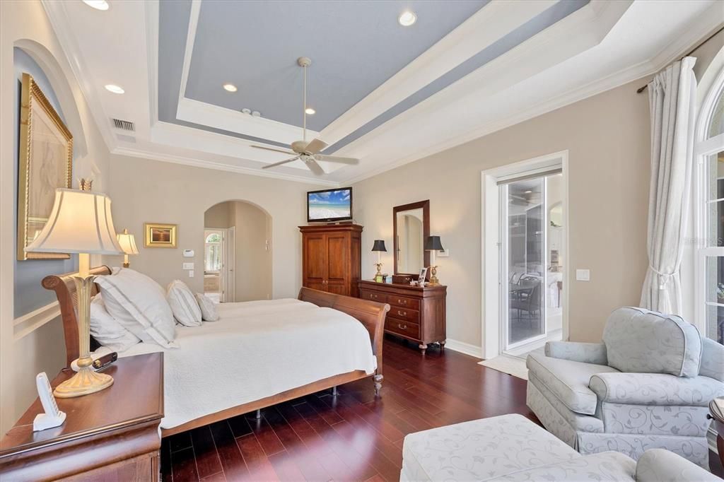 合同活跃: $2,490,000 (4 贝兹, 4 浴室, 4731 平方英尺)