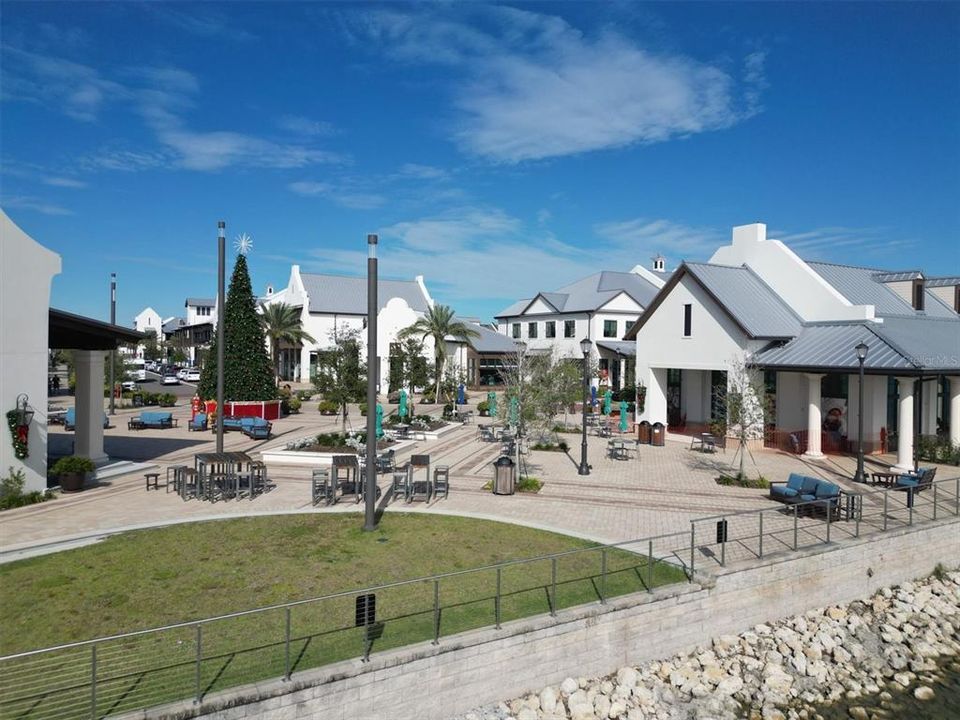 合同活跃: $2,490,000 (4 贝兹, 4 浴室, 4731 平方英尺)