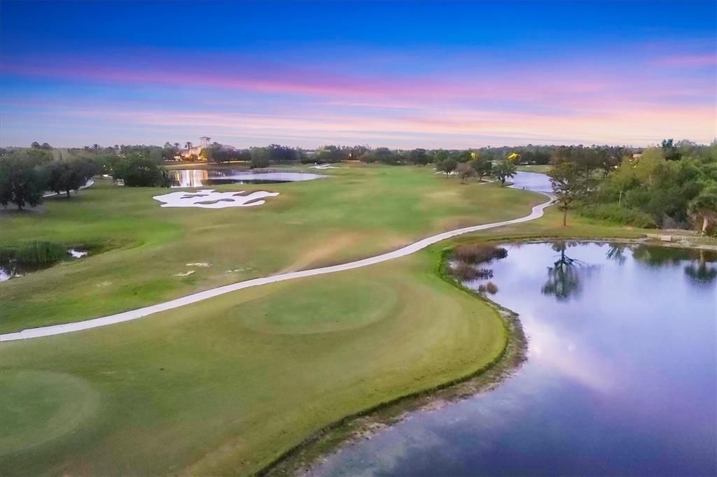 合同活跃: $2,490,000 (4 贝兹, 4 浴室, 4731 平方英尺)