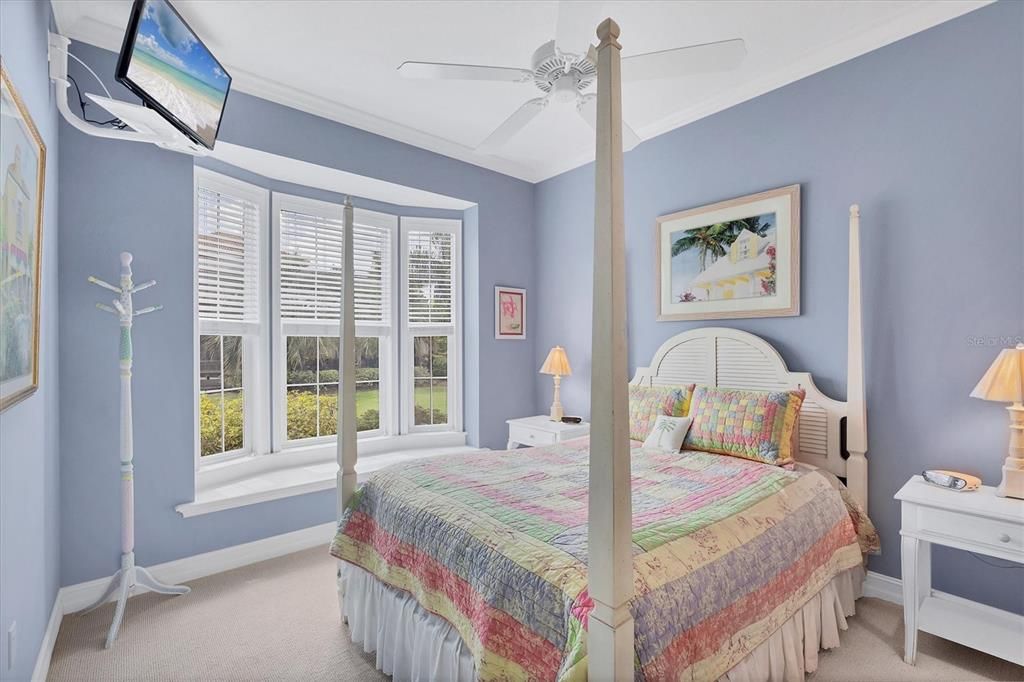 合同活跃: $2,490,000 (4 贝兹, 4 浴室, 4731 平方英尺)