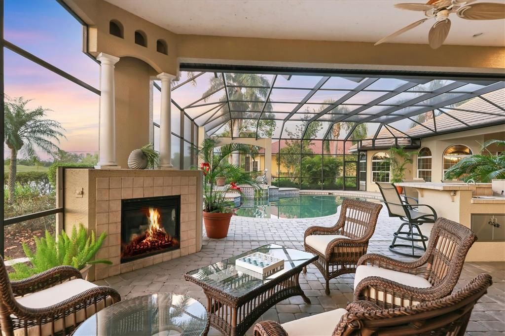 合同活跃: $2,490,000 (4 贝兹, 4 浴室, 4731 平方英尺)