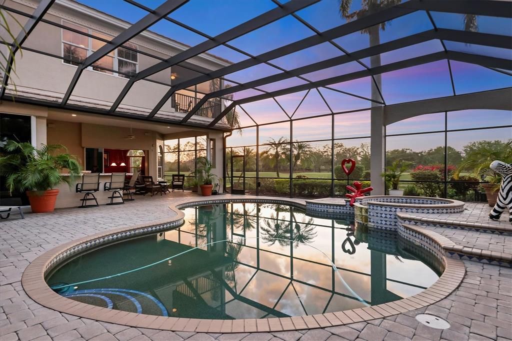 合同活跃: $2,490,000 (4 贝兹, 4 浴室, 4731 平方英尺)