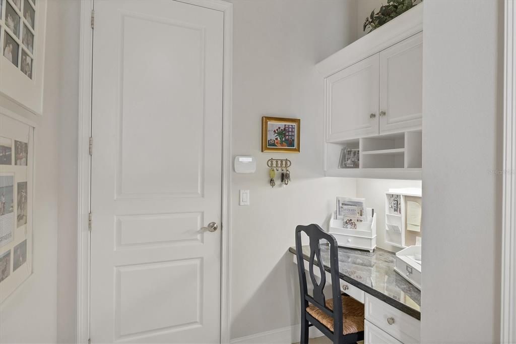 合同活跃: $2,490,000 (4 贝兹, 4 浴室, 4731 平方英尺)