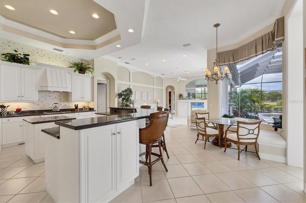 合同活跃: $2,490,000 (4 贝兹, 4 浴室, 4731 平方英尺)