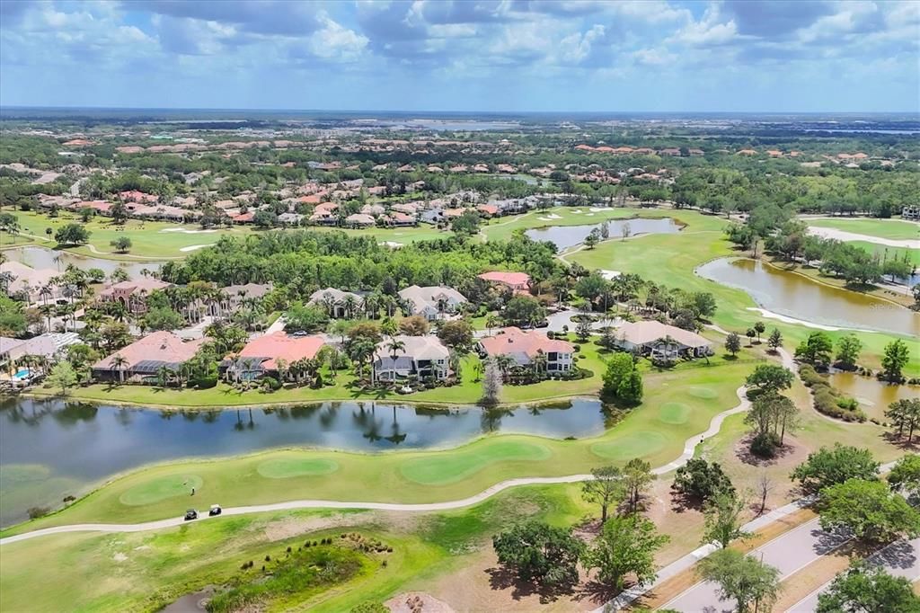 合同活跃: $2,490,000 (4 贝兹, 4 浴室, 4731 平方英尺)