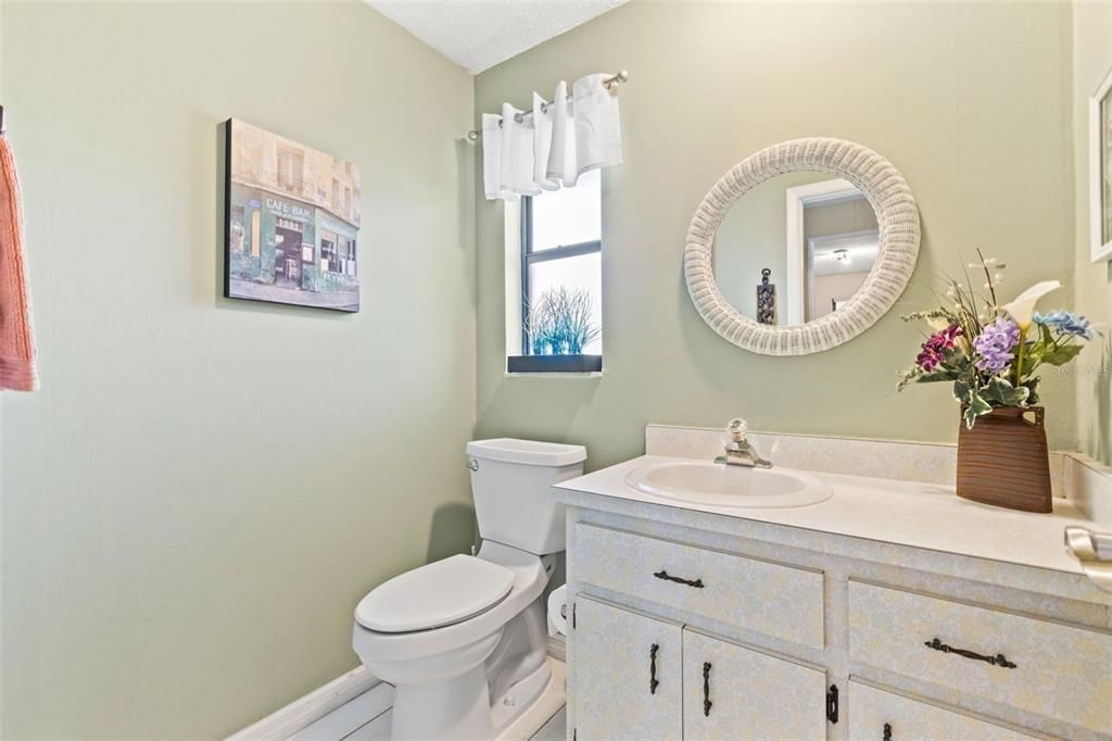 Под контрактом: $550,000 (3 спален, 2 ванн, 2004 Квадратных фут)