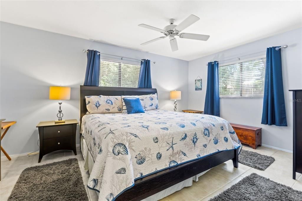 Под контрактом: $550,000 (3 спален, 2 ванн, 2004 Квадратных фут)