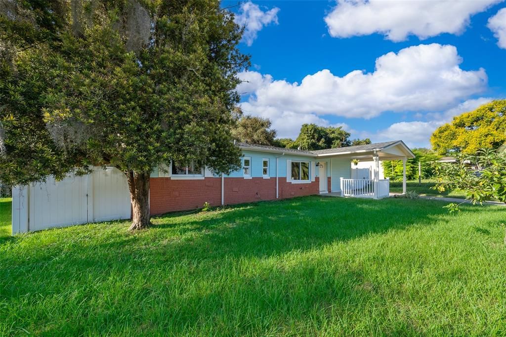 En Venta: $319,900 (4 camas, 2 baños, 1170 Pies cuadrados)