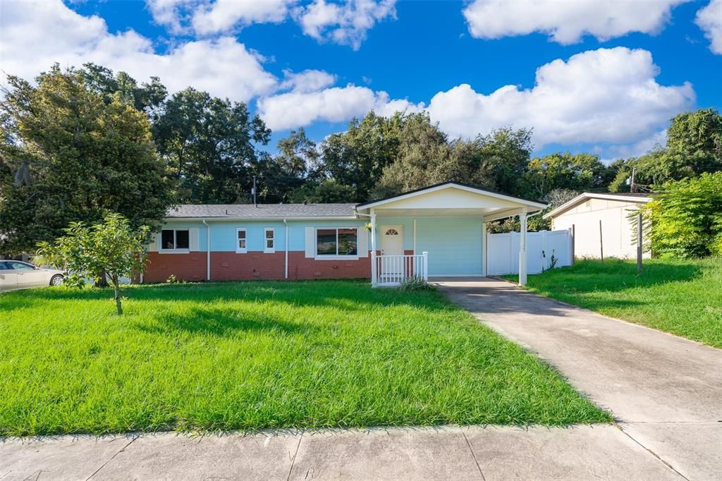 En Venta: $319,900 (4 camas, 2 baños, 1170 Pies cuadrados)