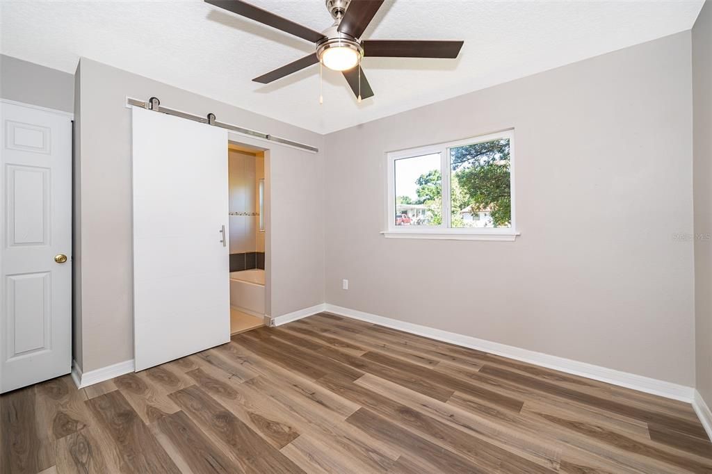 En Venta: $319,900 (4 camas, 2 baños, 1170 Pies cuadrados)