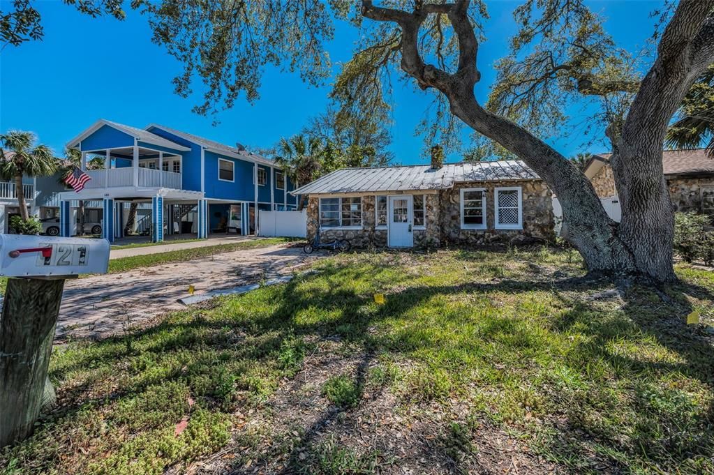 Recently Sold: $475,000 (3 beds, 2 baths, 1385 Square Feet)