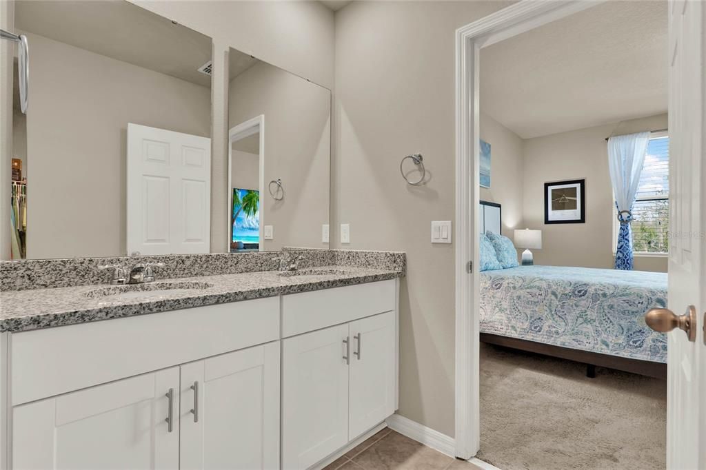 待售: $335,000 (3 贝兹, 2 浴室, 1484 平方英尺)