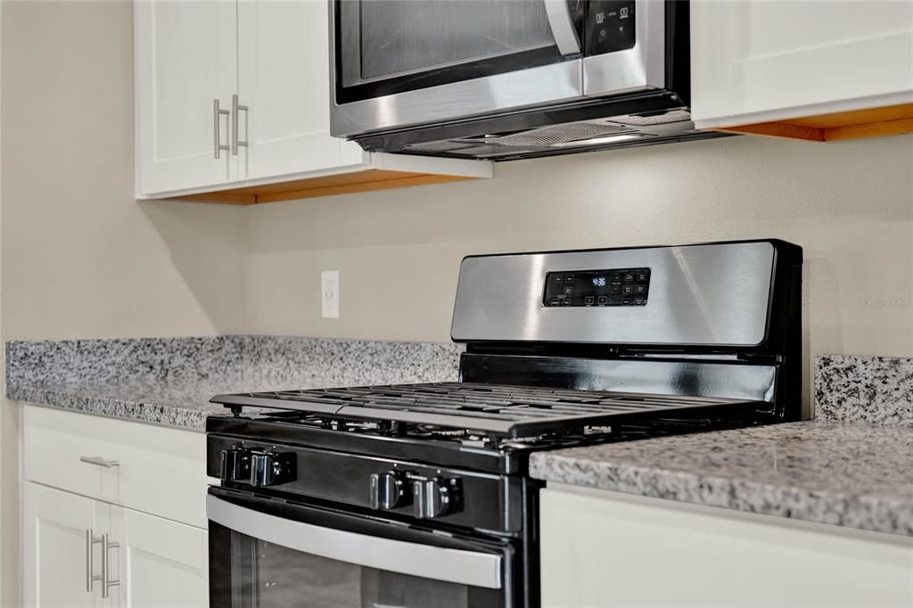 待售: $335,000 (3 贝兹, 2 浴室, 1484 平方英尺)