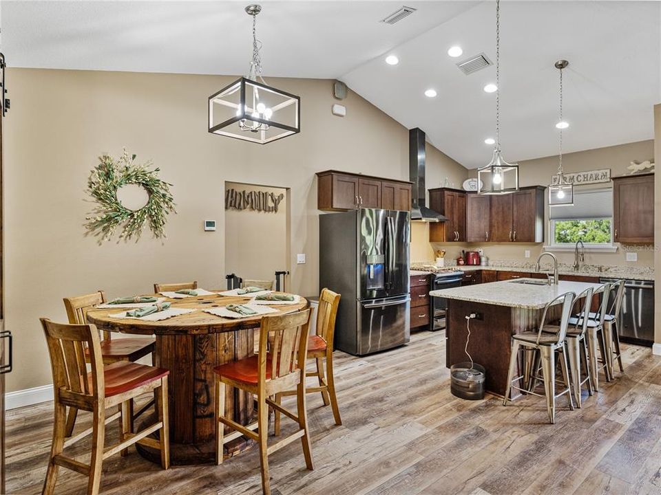 На продажу: $1,290,000 (3 спален, 2 ванн, 1750 Квадратных фут)