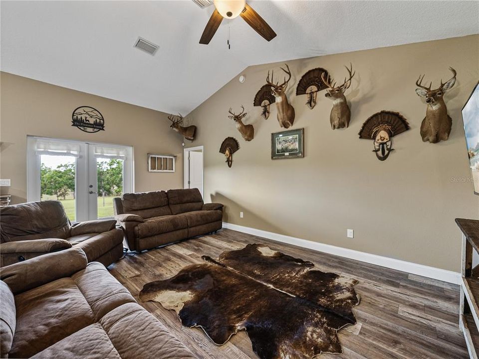 На продажу: $1,290,000 (3 спален, 2 ванн, 1750 Квадратных фут)