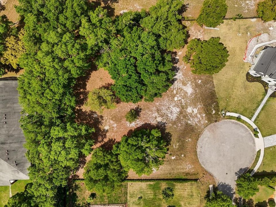 For Sale: $670,000 (1.05 acres)